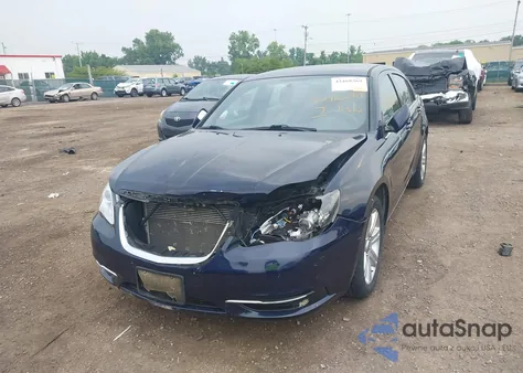 2013 Chrysler 200 Touring из США, поврежденный, VIN 1C3CCBBB4DN550426